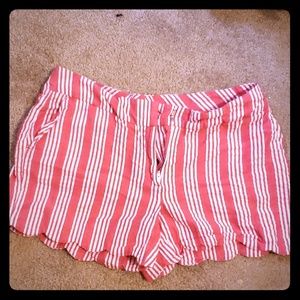 Crown and ivy seersucker short